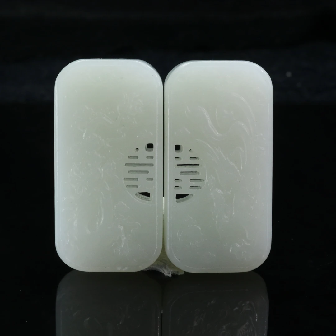 44和田玉羊脂白玉仿古龙凤牌/700219上海嘉禾拍卖