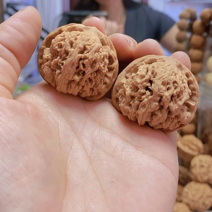 【闪购商品】文玩核桃把件39龙洞峪小子油
