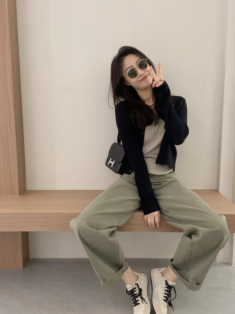 春夏2025新韩系简约气质黑色针织开衫灰色吊带内搭百搭休闲裤套装
