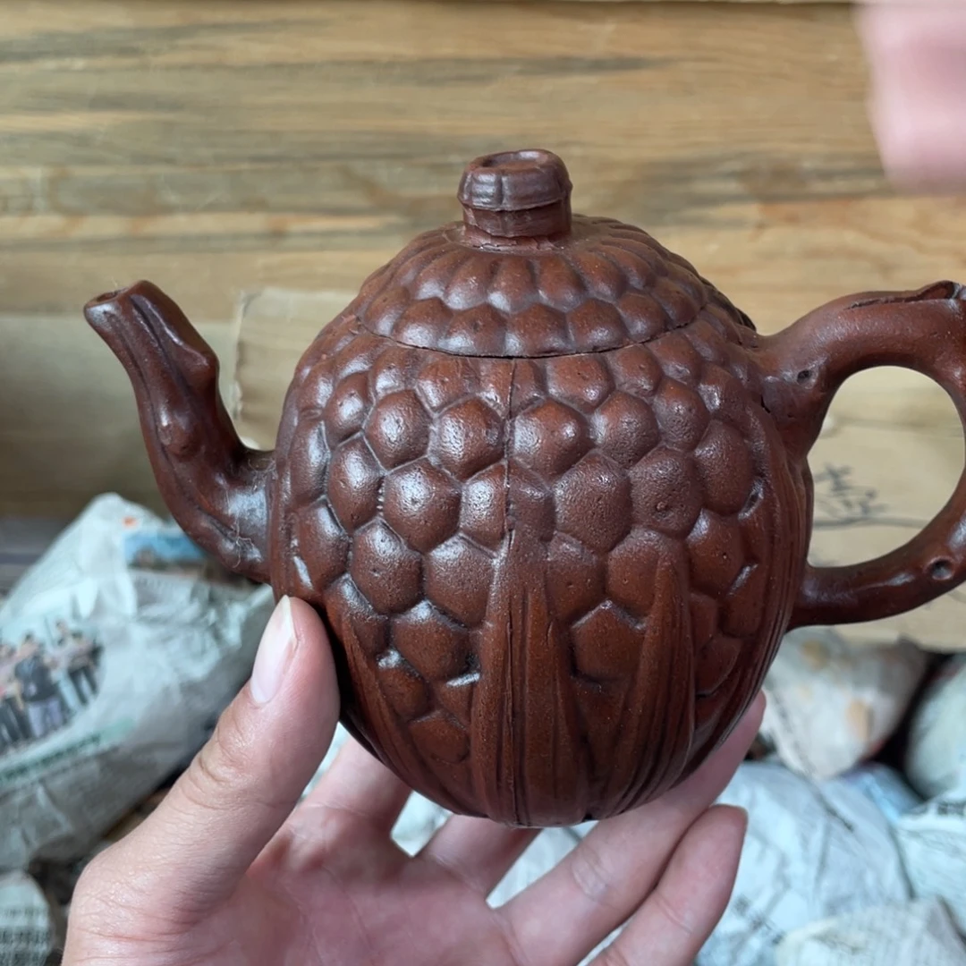 紫砂茶壶老厂紫砂壶一件。