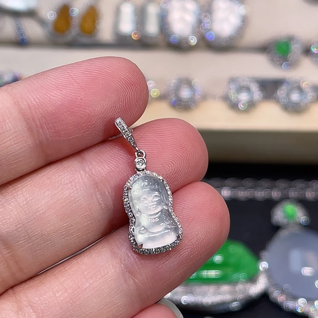 翡翠18K金镶嵌颈饰宝宝佛