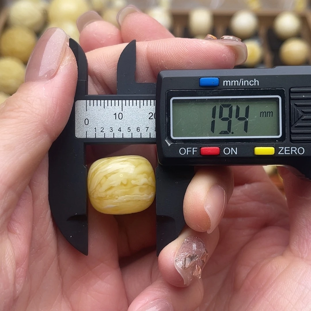 琥珀未镶嵌裸石蜜蜡虎皮纹墩子