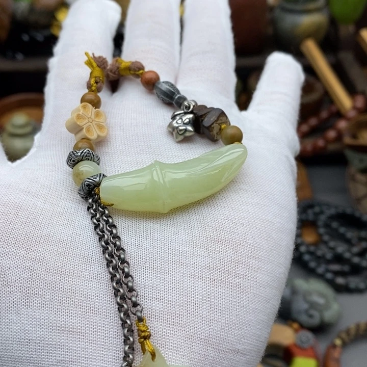 岫岩河磨玉（透闪石质玉）未镶嵌挂件川****）