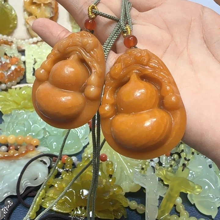 未镶嵌蛇纹石玉吊坠吴*