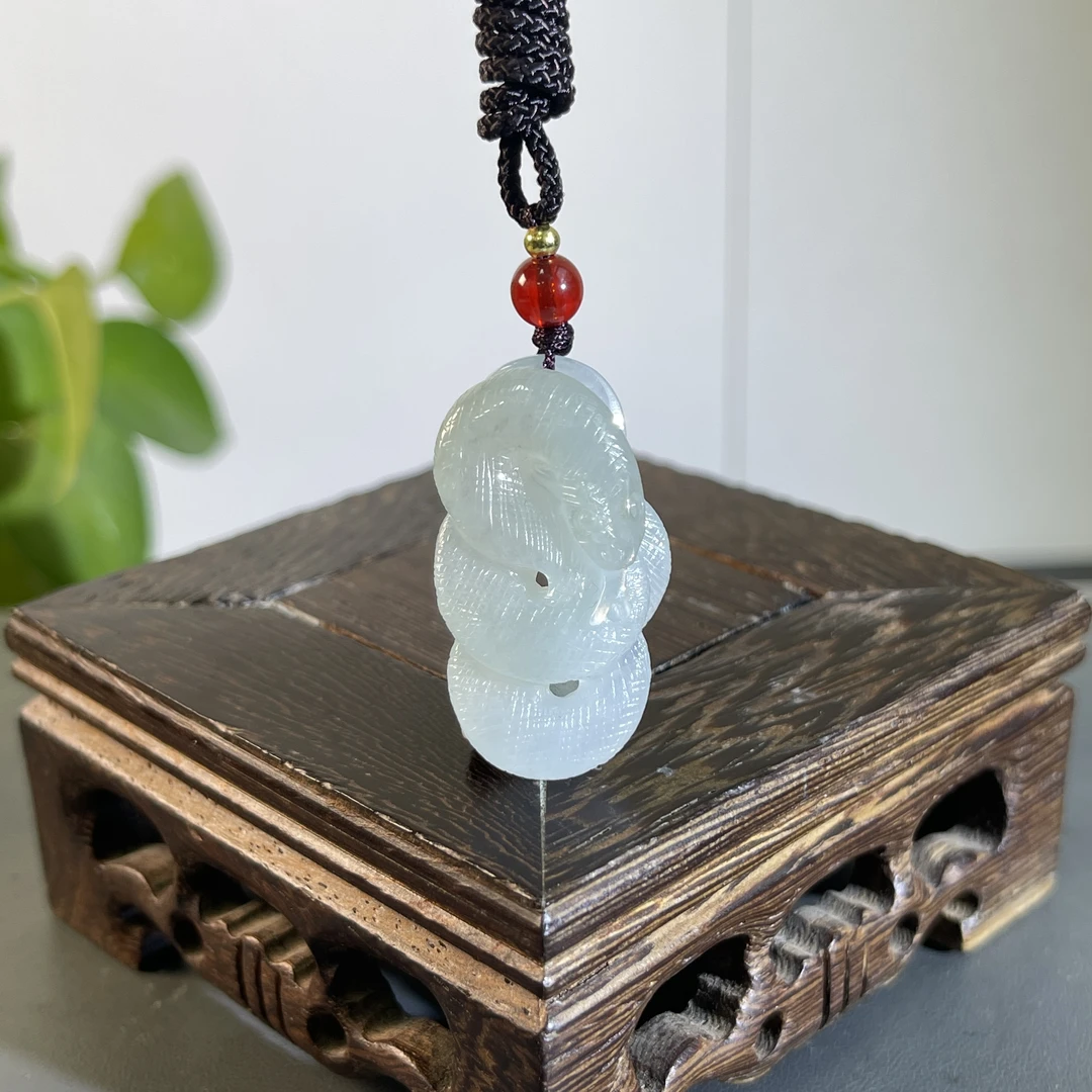 JYB04-019  天然缅甸A货翡翠   蛇牌