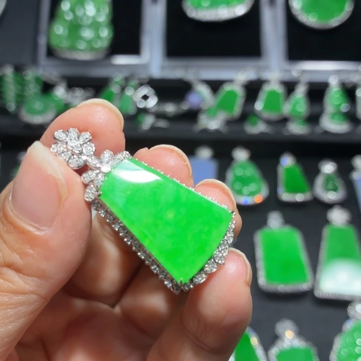 翡翠18K金镶嵌吊坠(不含链)翡翠