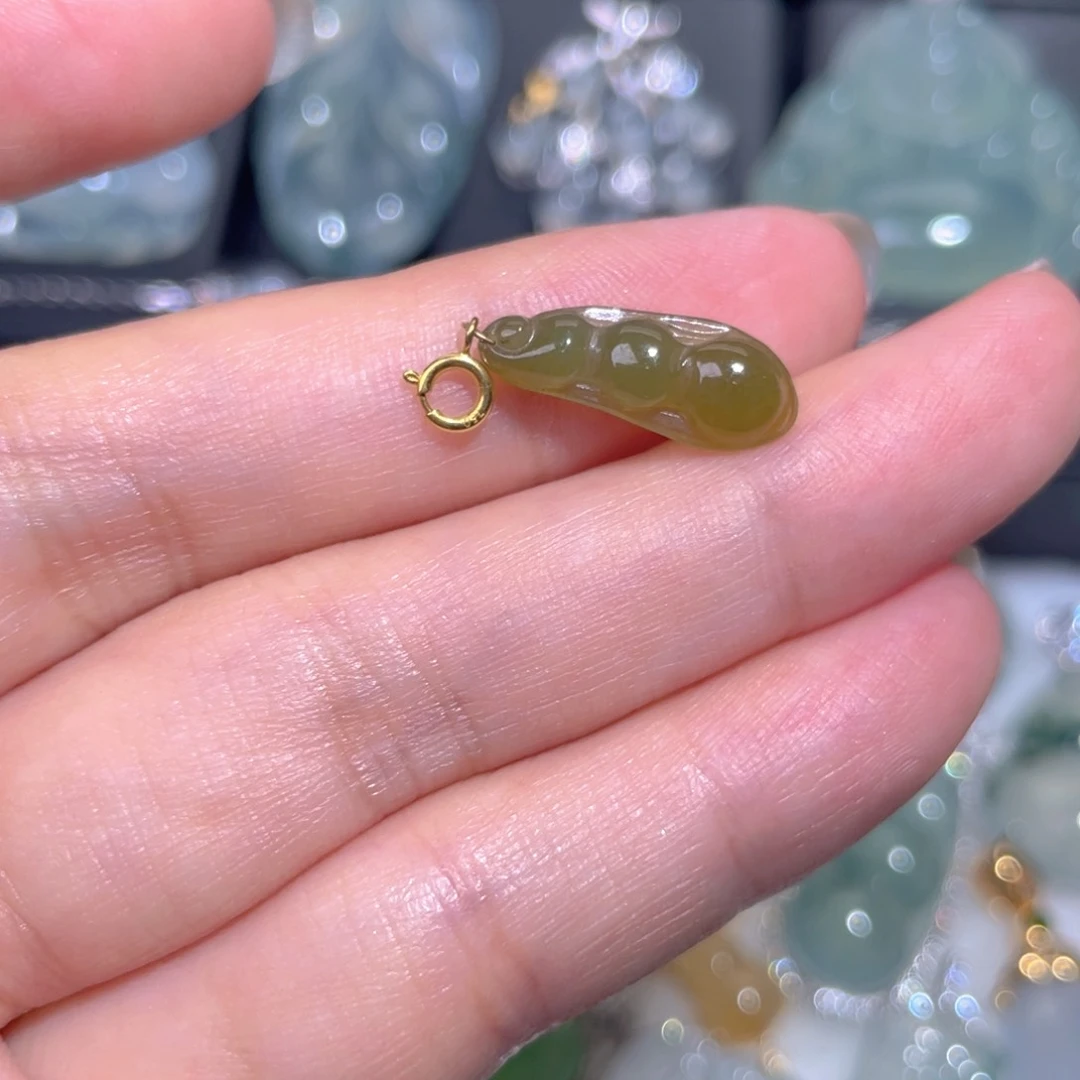 颈饰18K金镶嵌翡翠翡翠