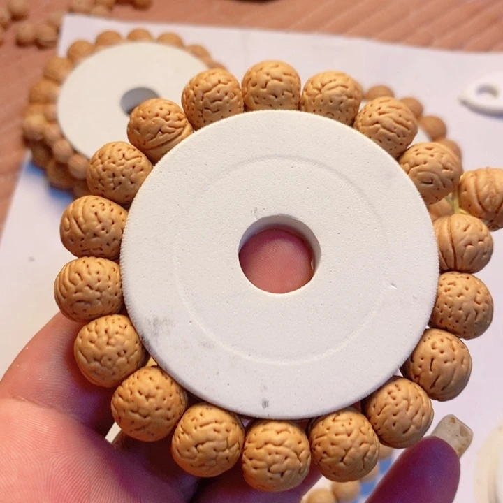 平***乔桃核吊坠1.5金丹。。。