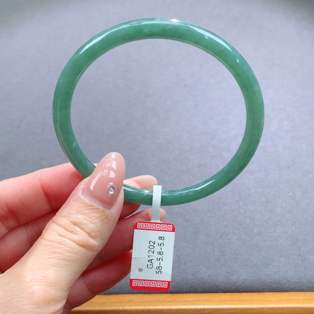 翡翠手镯未镶嵌天然翡翠手镯叮当镯