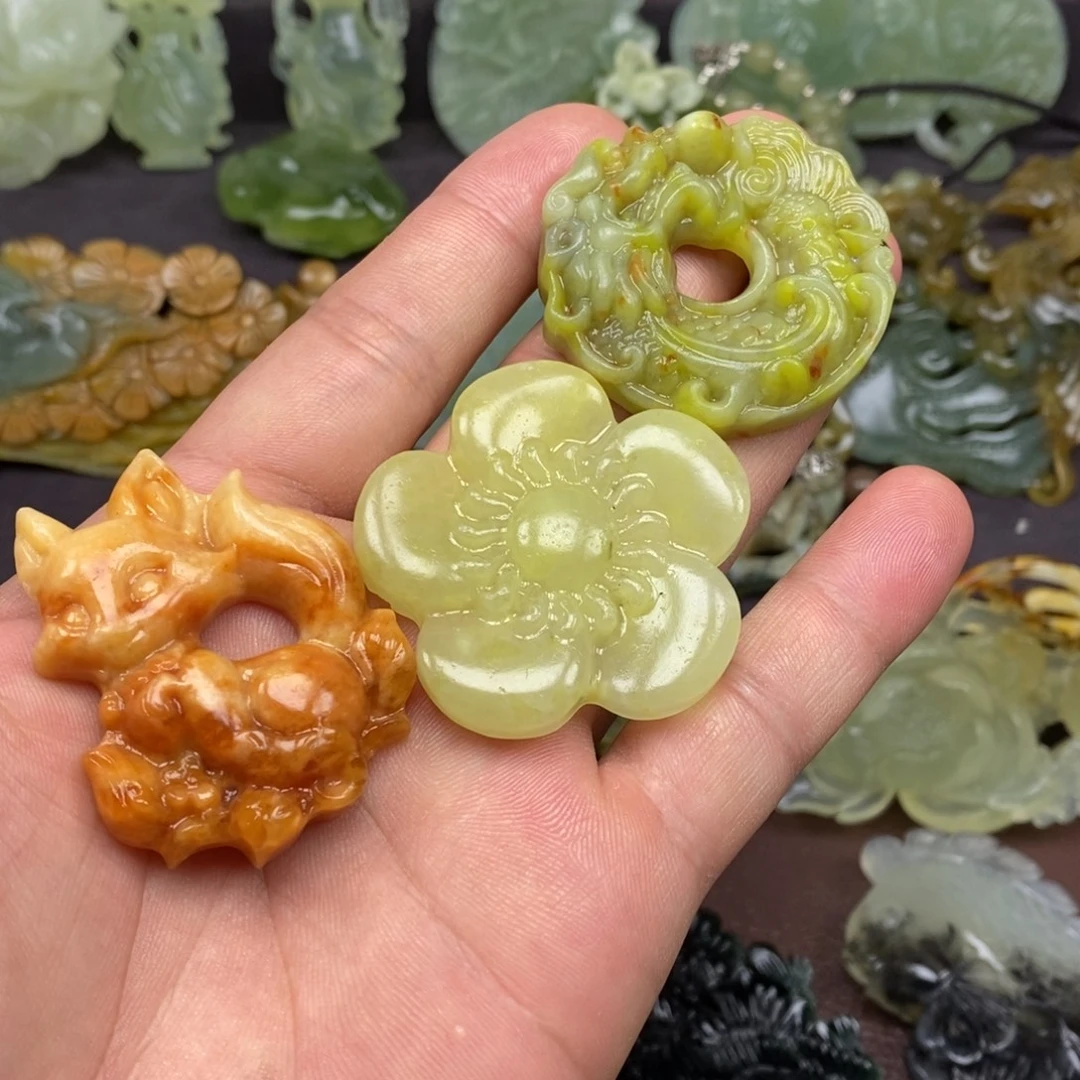 未镶嵌蛇纹石玉颈饰