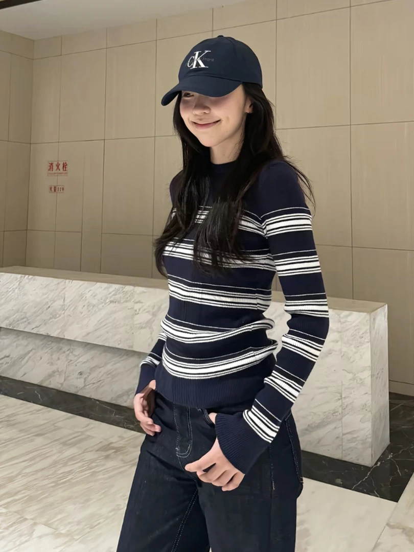 藏青条纹长袖针织衫女秋冬叠穿毛衣内搭新款韩系修身显瘦减龄上衣