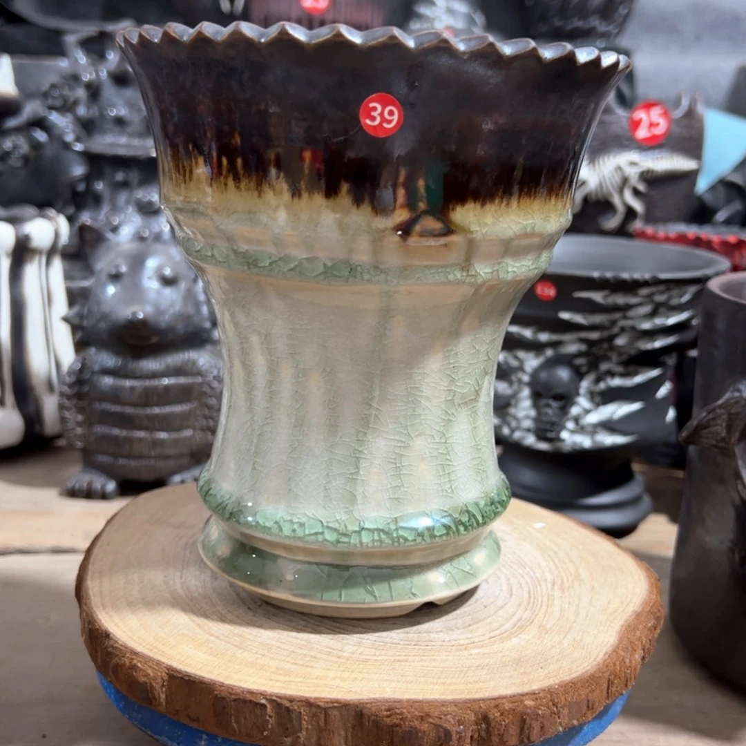 39号，微小手工制作痕迹，口13.5高15.5