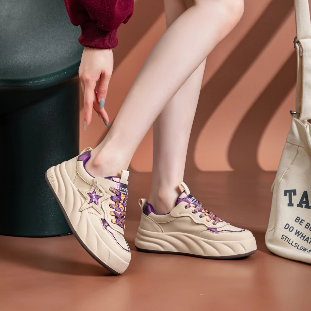 8859 大码女鞋40-43真皮面包鞋春季时尚百搭厚底平底休闲鞋单鞋女