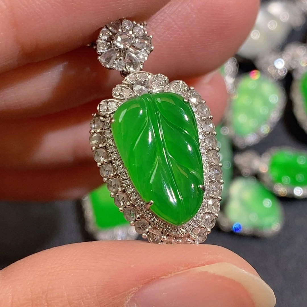 翡翠颈饰18K金镶嵌天然缅甸A货翡翠