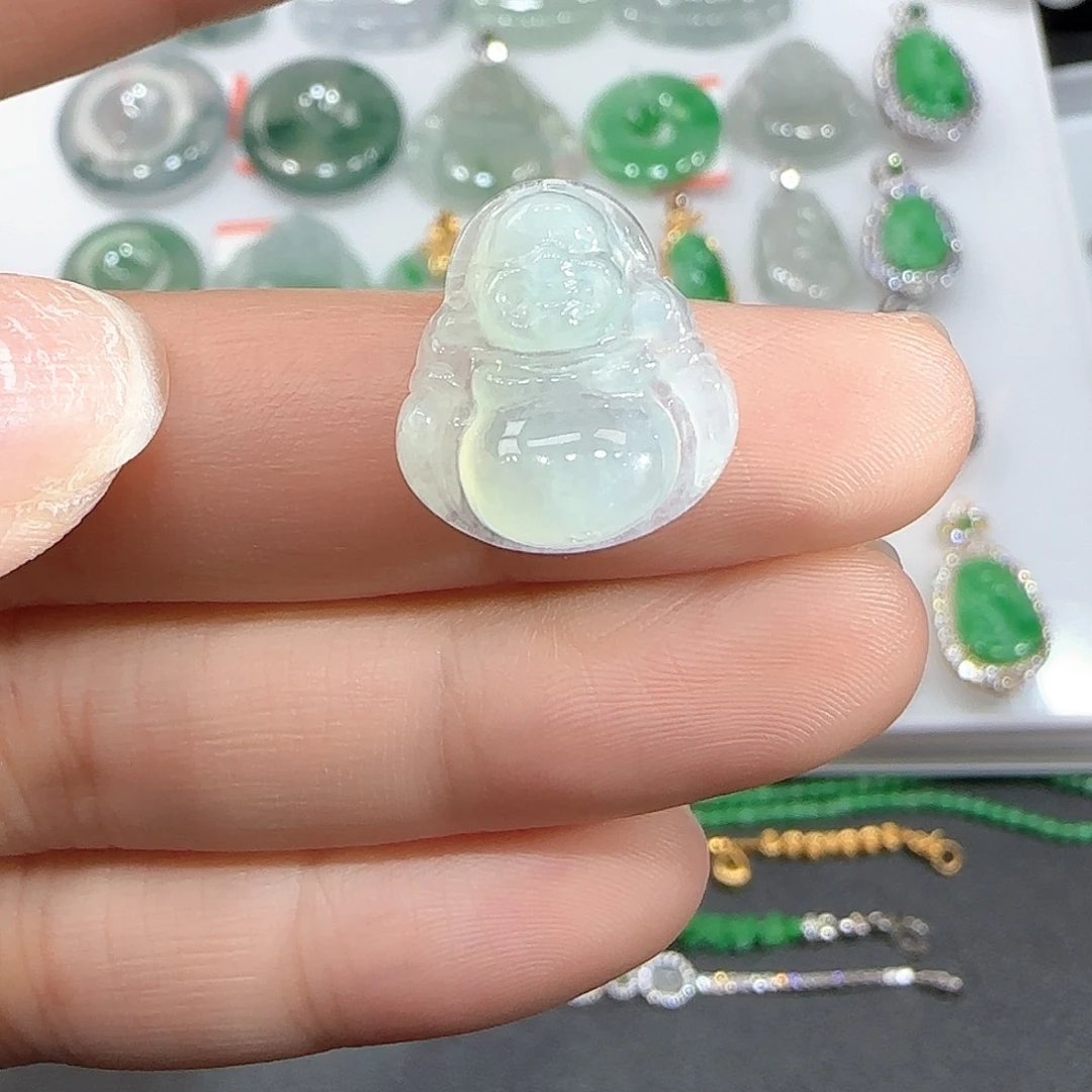 翡翠未镶嵌颈饰佛公