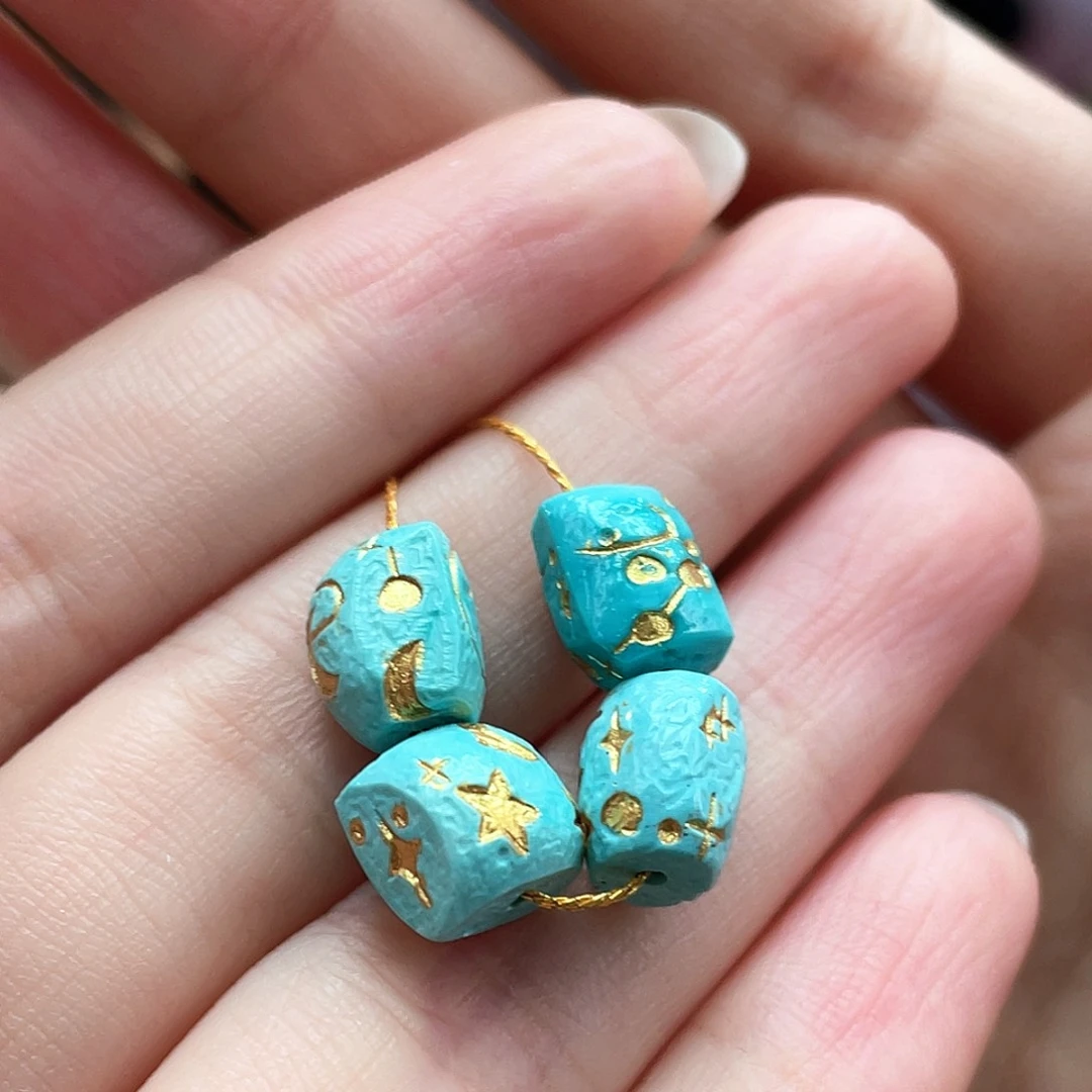 未镶嵌绿松石颈饰