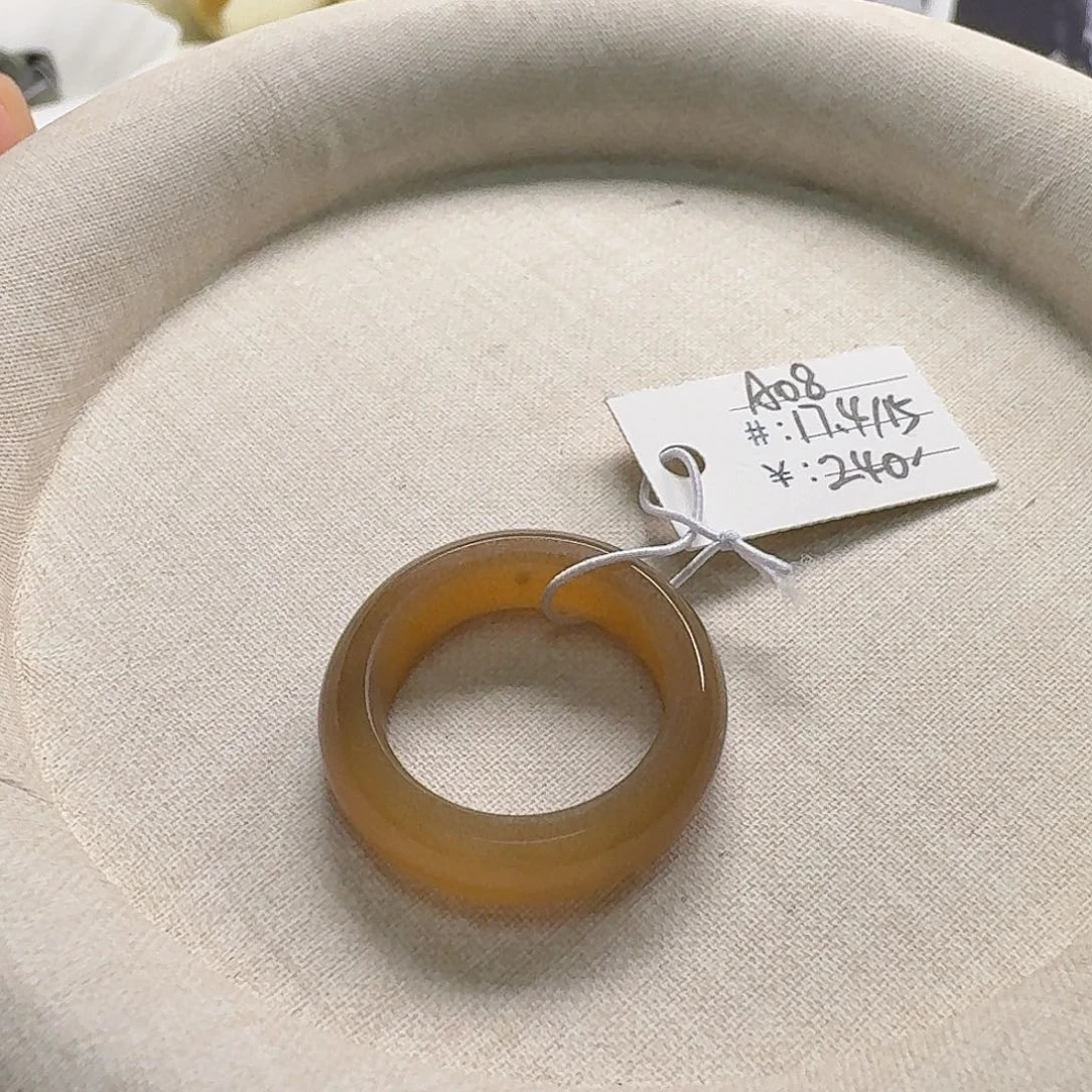 未镶嵌戒指和田玉