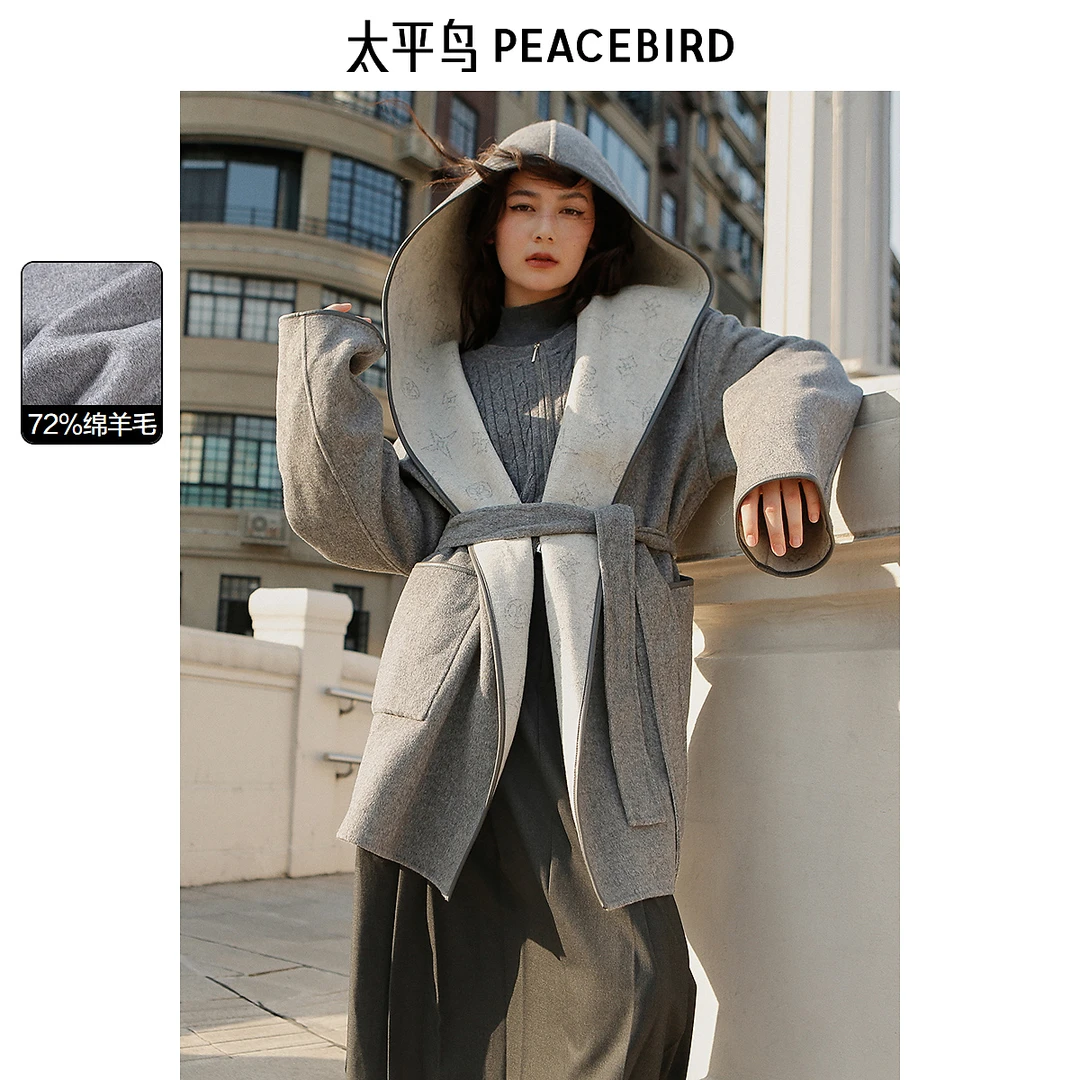 太平鸟女装冬季新款老花睡袍大衣A1AAE4284