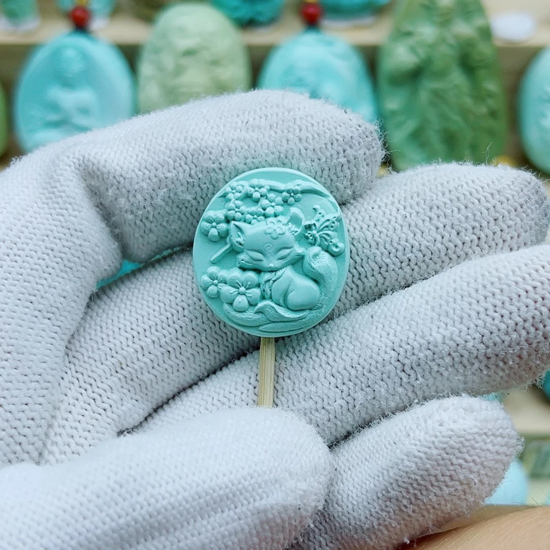 绿松石未镶嵌珠宝奇石