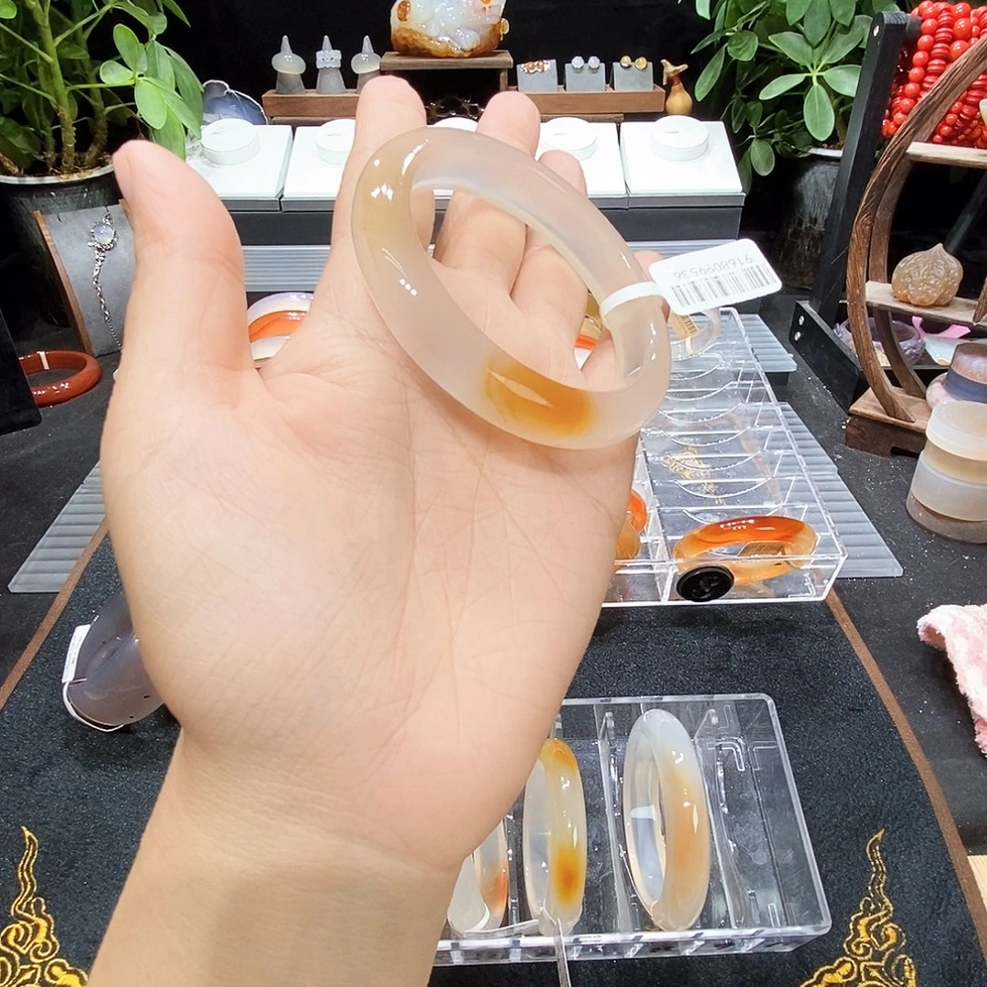笑***呵手镯玛瑙/玉髓未镶嵌