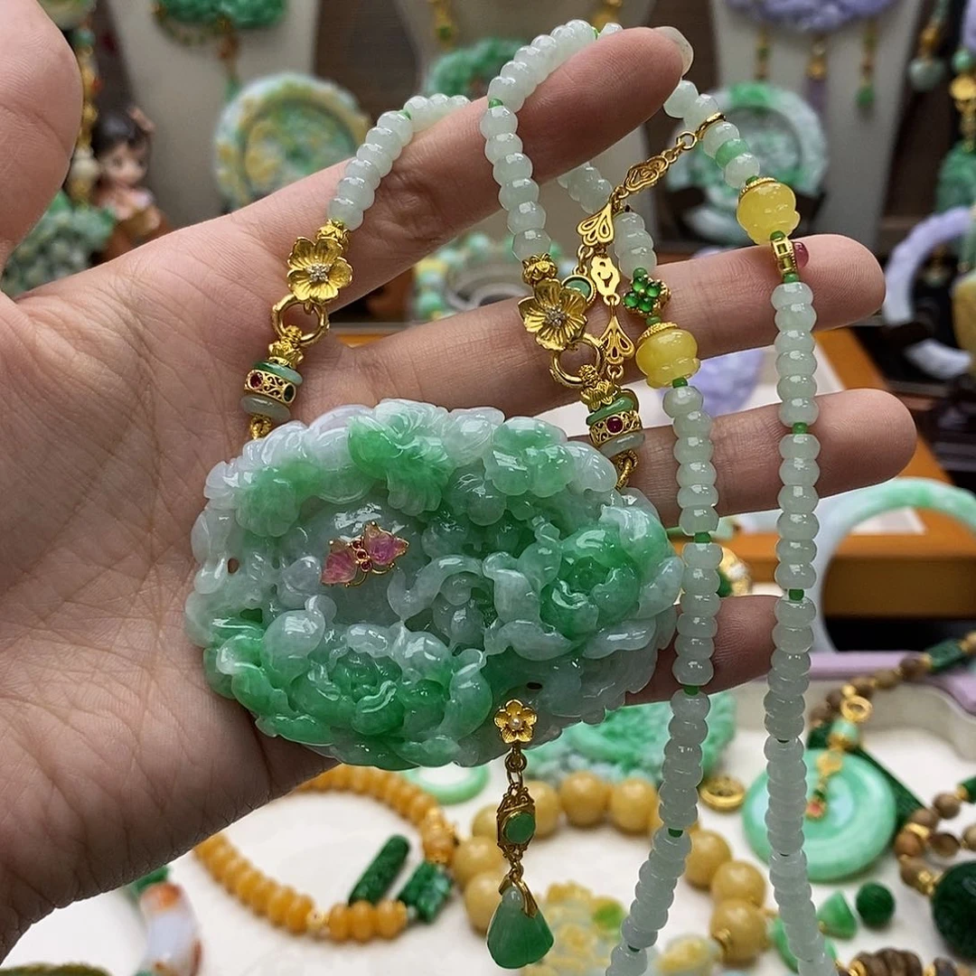 颈饰未镶嵌翡翠项链