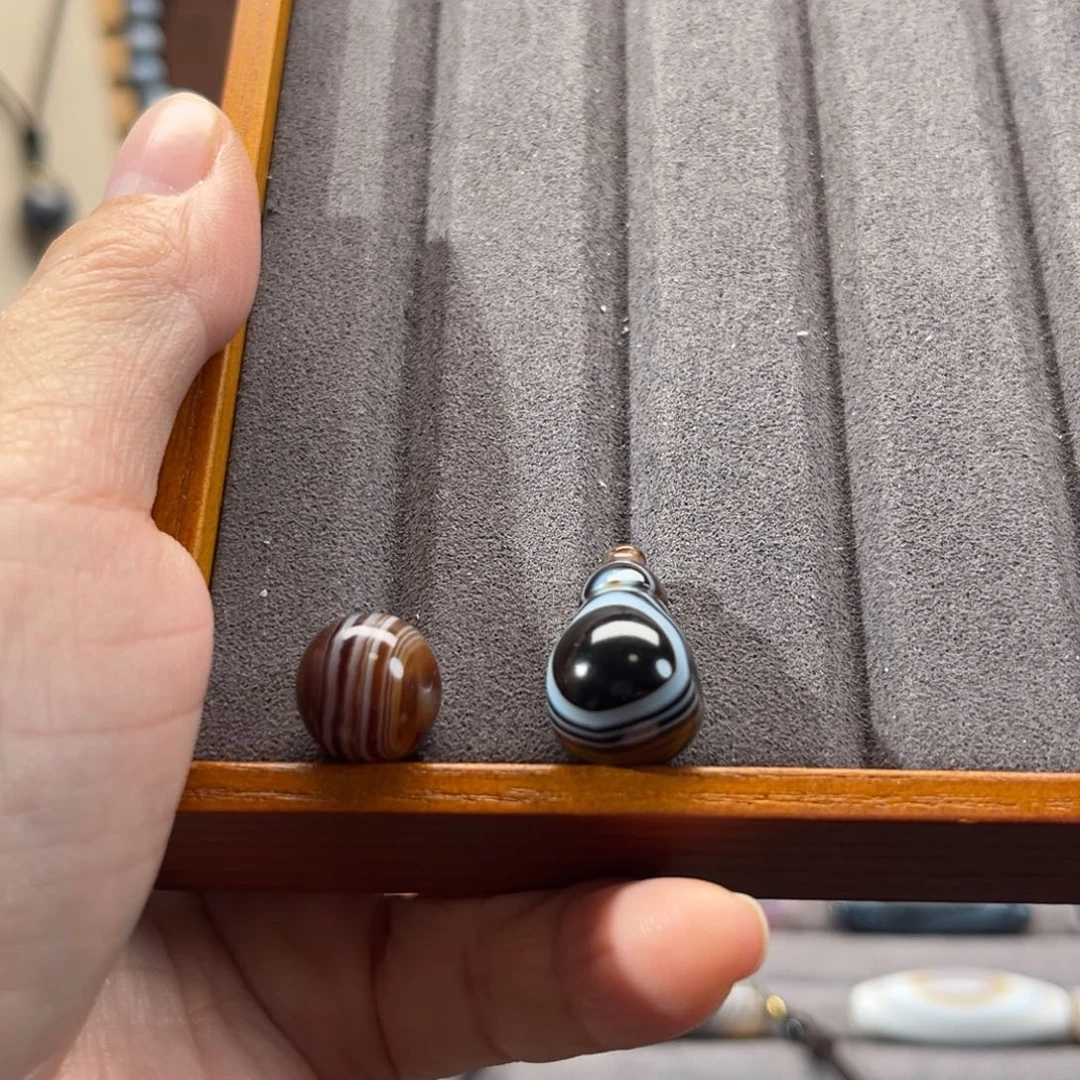 l***i玛瑙/玉髓合金颈饰