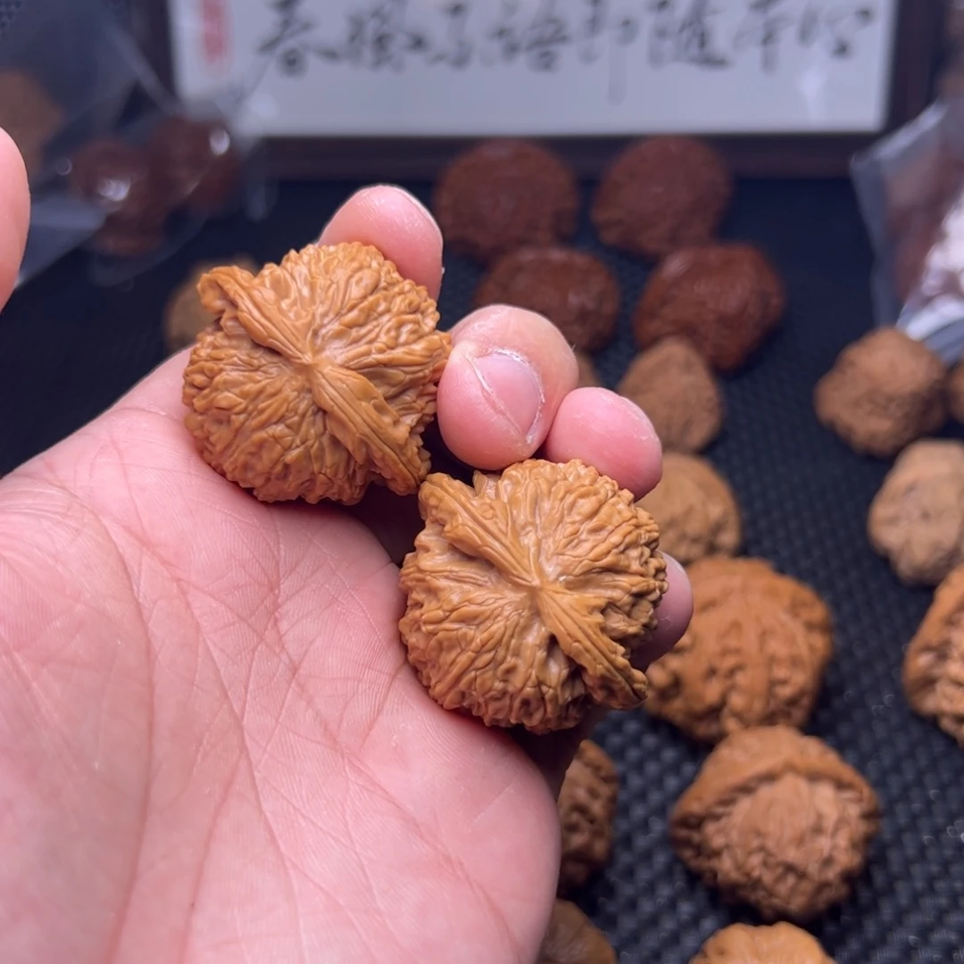 桃核吊坠干*白狮子40