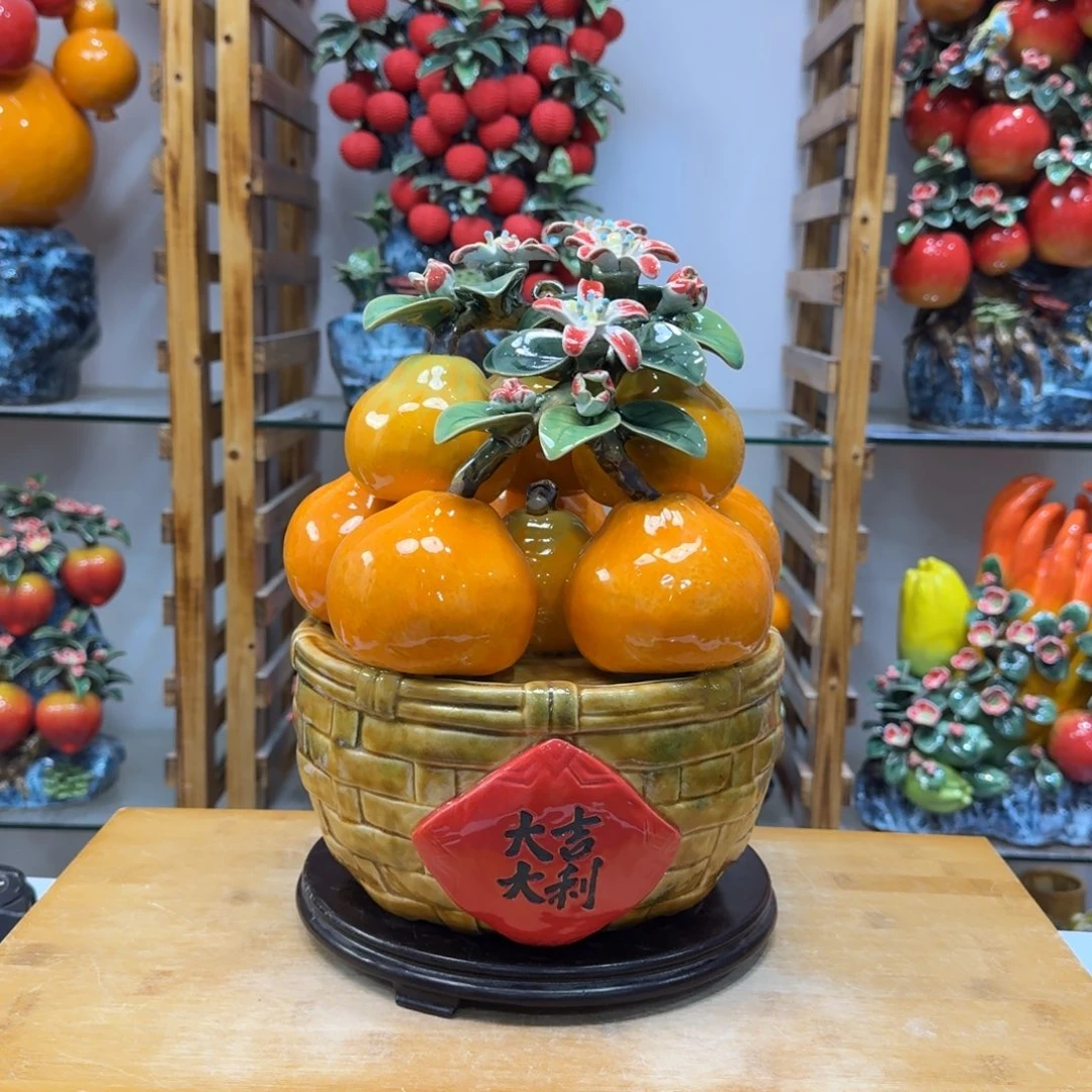 梁***名陶瓷大吉大利送底座