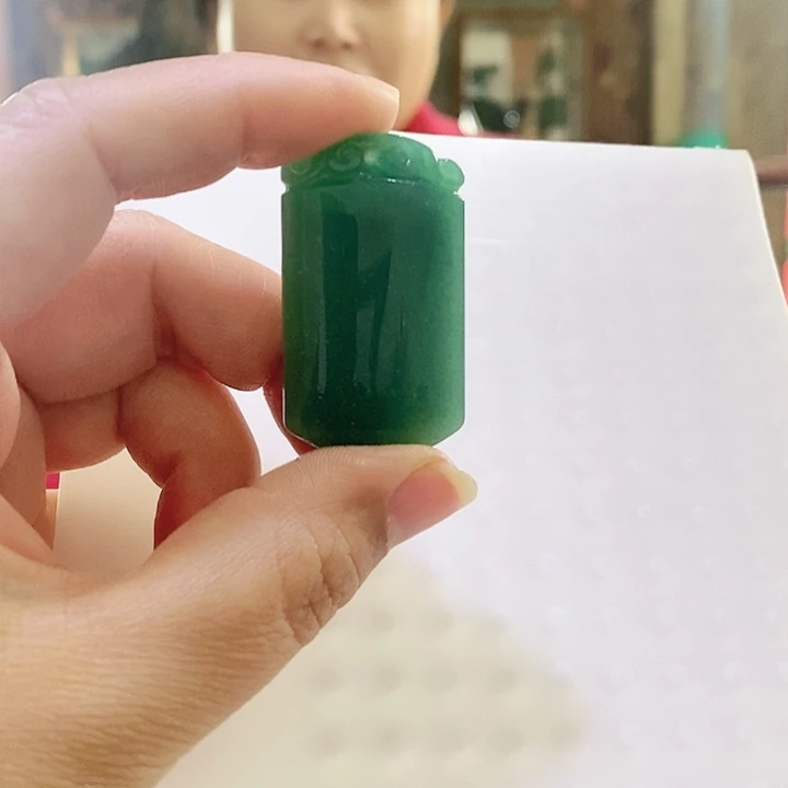 密玉（石英质玉）颈饰未镶嵌