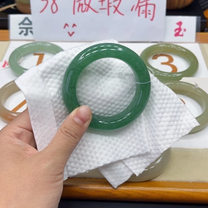 未镶嵌手镯石英质玉遇*
