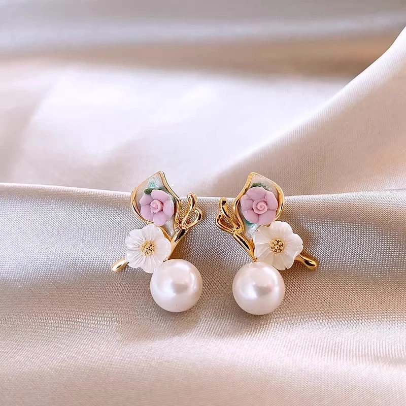 铜合金耳饰  高级感蝴蝶珠珠耳钉女设计小众耳环夏季花朵气质耳饰