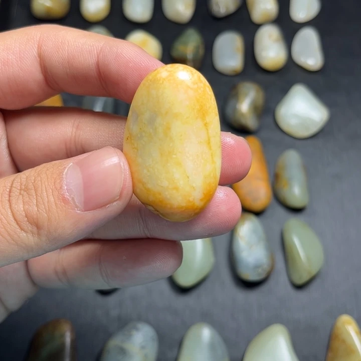 和田玉未镶嵌珠宝奇石