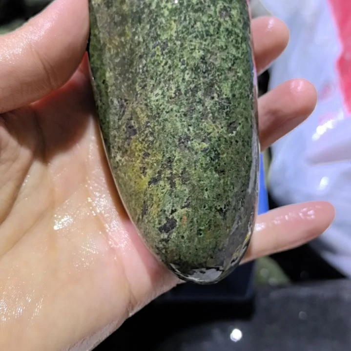 鸡***宝有机玻璃藏玉药王石原石一个