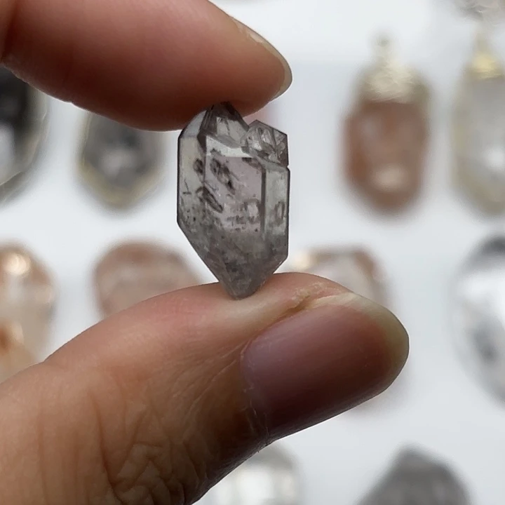 水晶未镶嵌颈饰共生闪灵钻18mm+