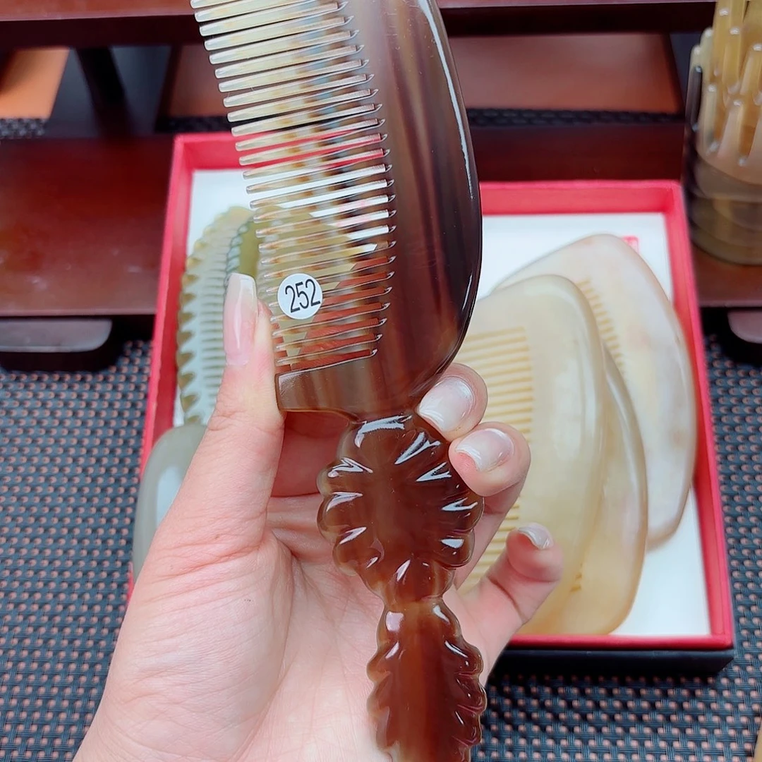 纯手工制作纯牛角梳子