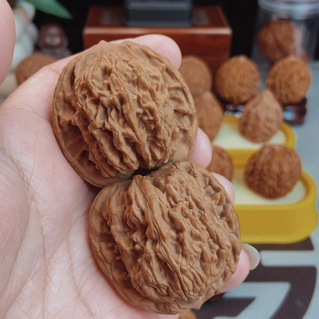 福利虎头核桃手把件！