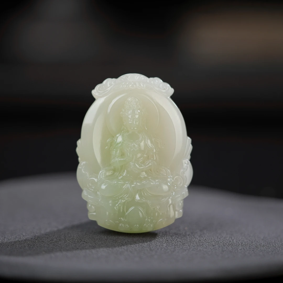典藏级 和田玉冰底翠青精雕吊坠 H19910 孤品