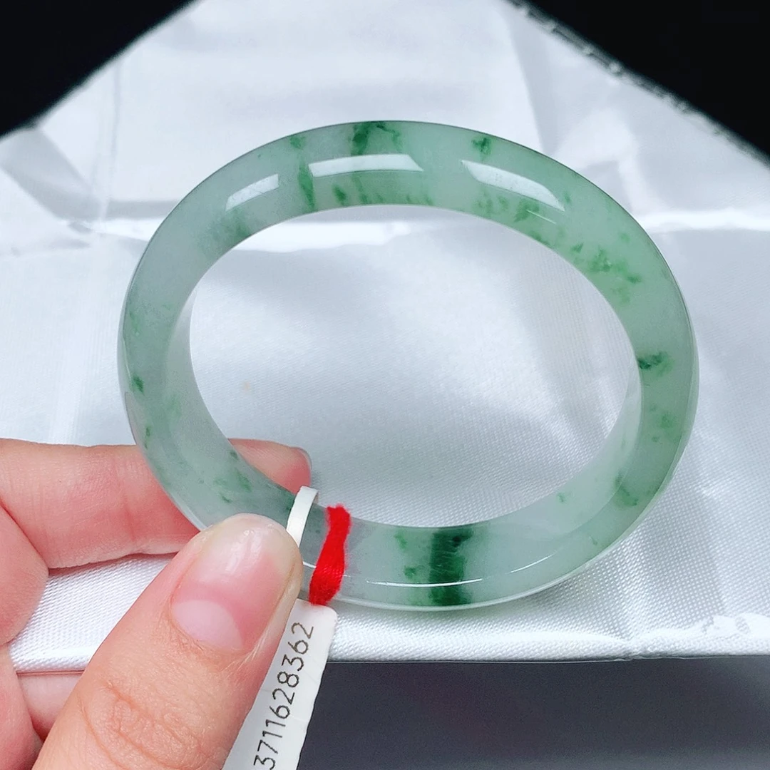 翡翠未镶嵌手镯（贵妃镯）贵妃51