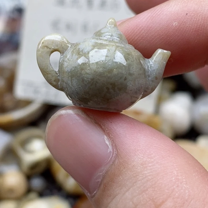 硅化珊瑚（珊瑚玉）未镶嵌颈饰小