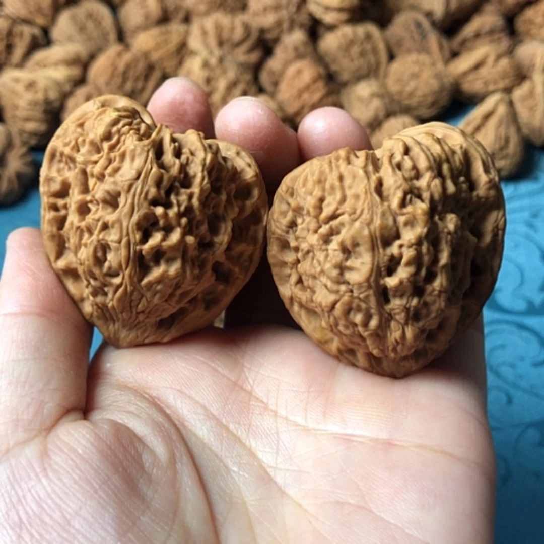 【闪购商品】文玩核桃把件一代将