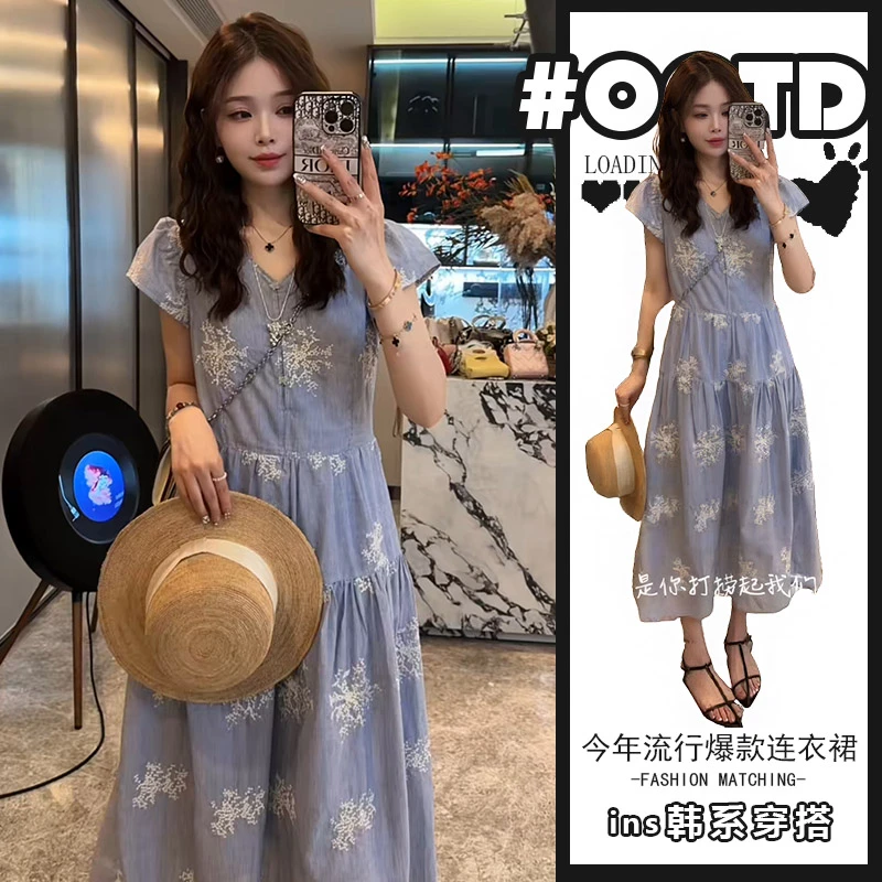 法式V领绣花泡泡袖连衣裙女夏季A字裙韩系优雅气质收腰显瘦中长裙