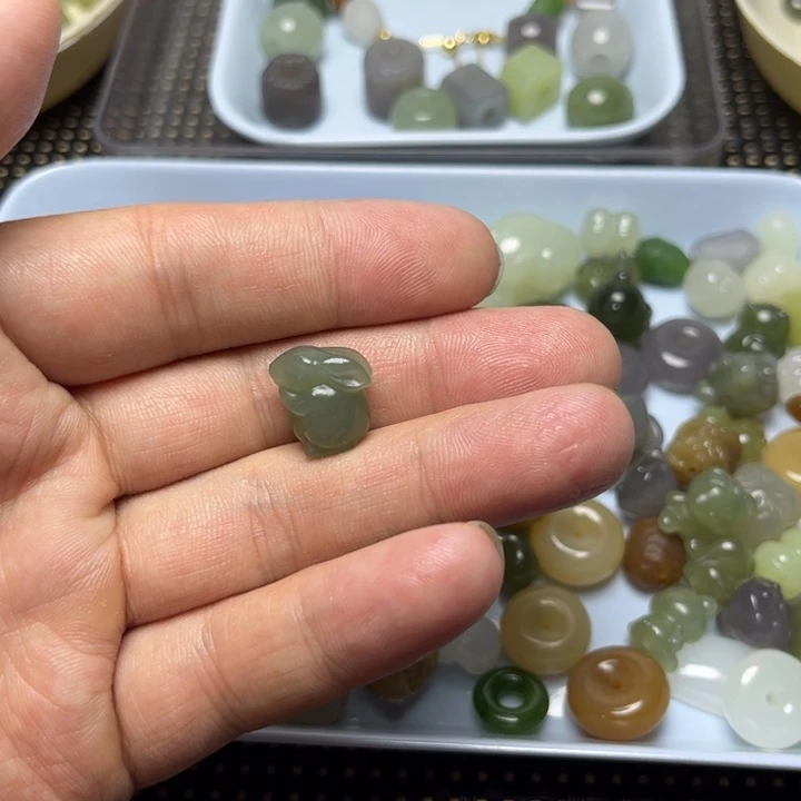 L***6手链未镶嵌和田玉