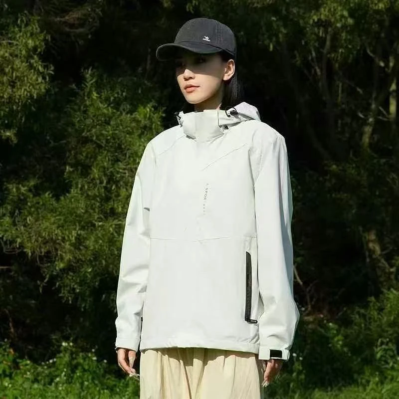 春秋季新款防风防水户外旅游休闲连帽冲锋衣外套
