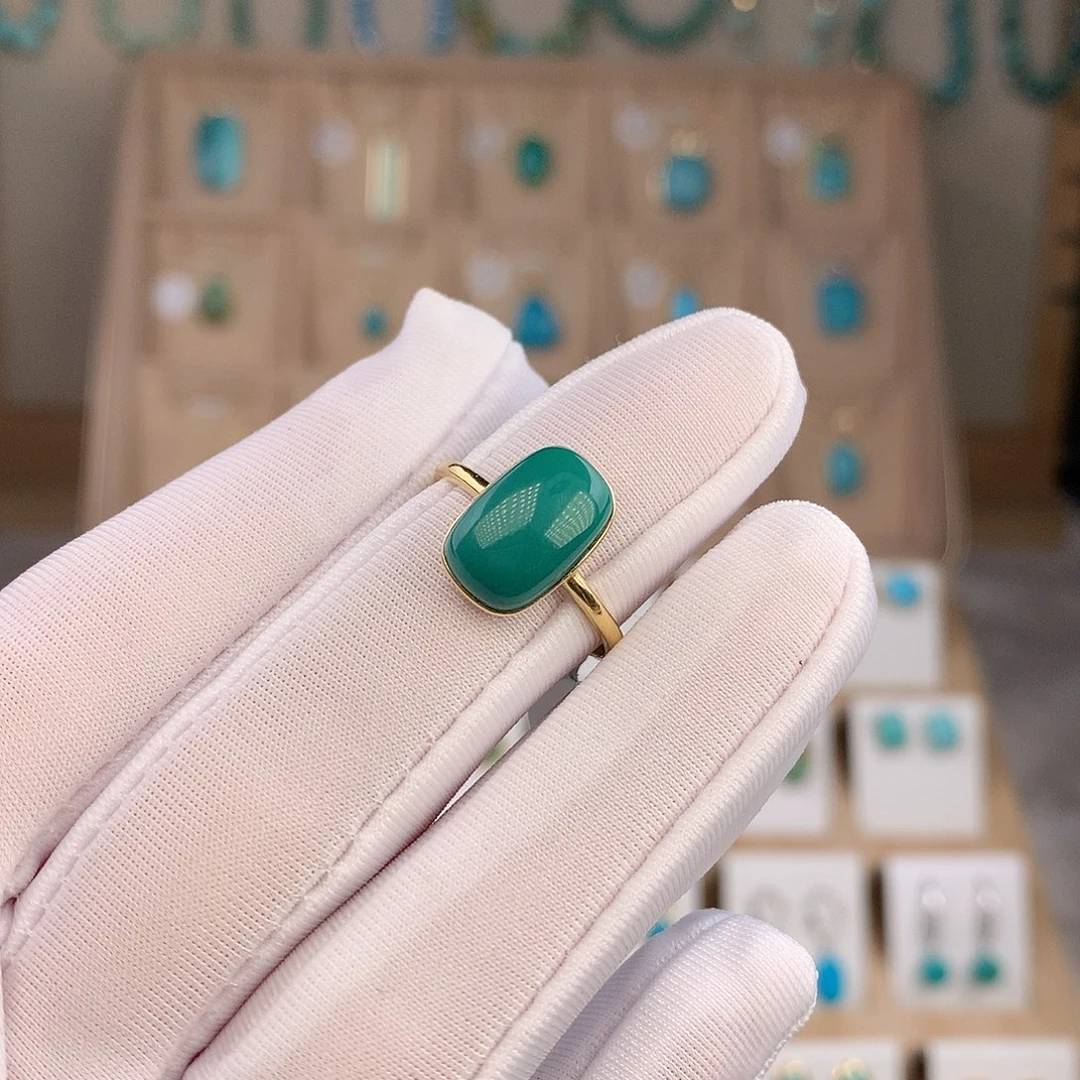 绿松石18K金镶嵌戒指