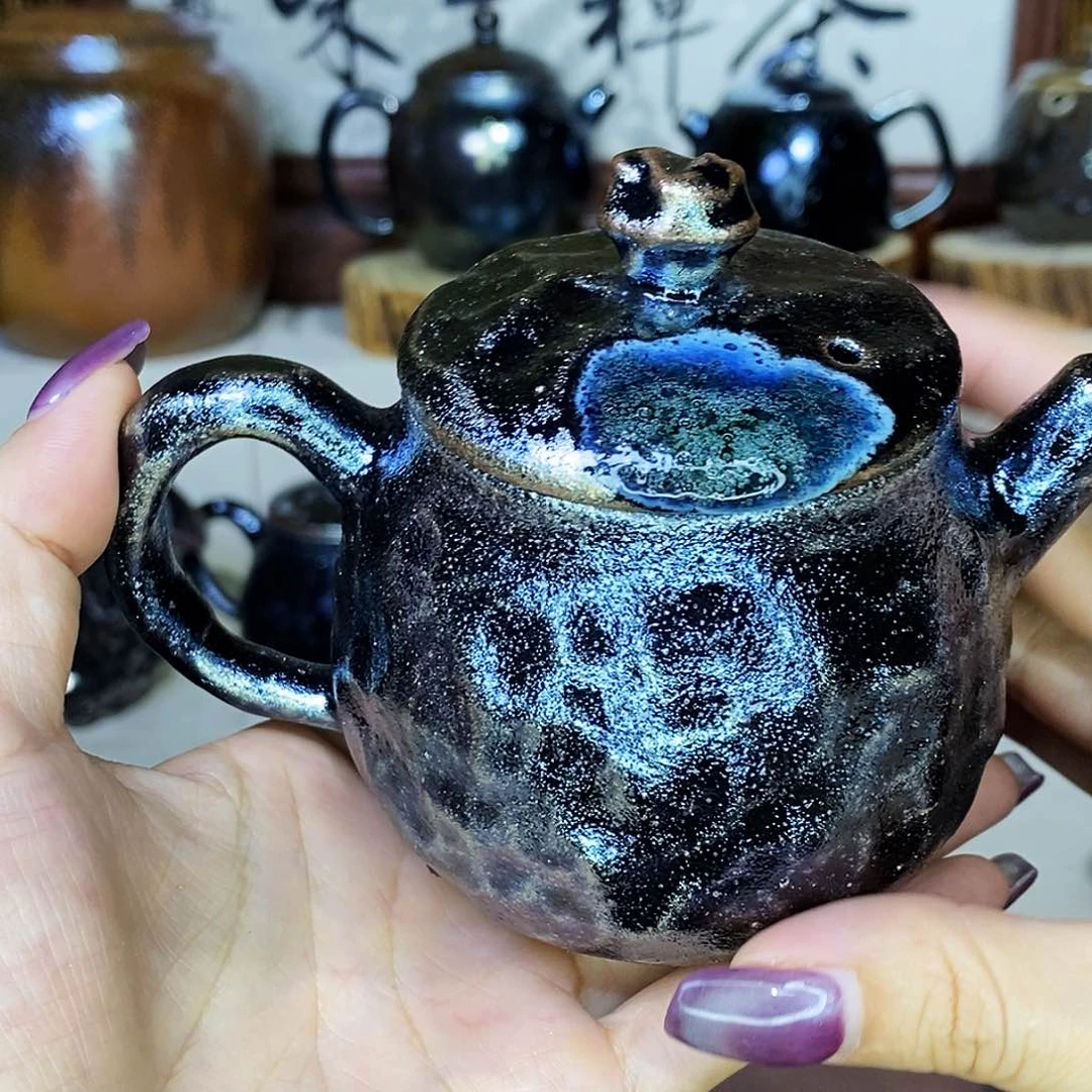 黑***虎云南建水紫陶柴烧壶