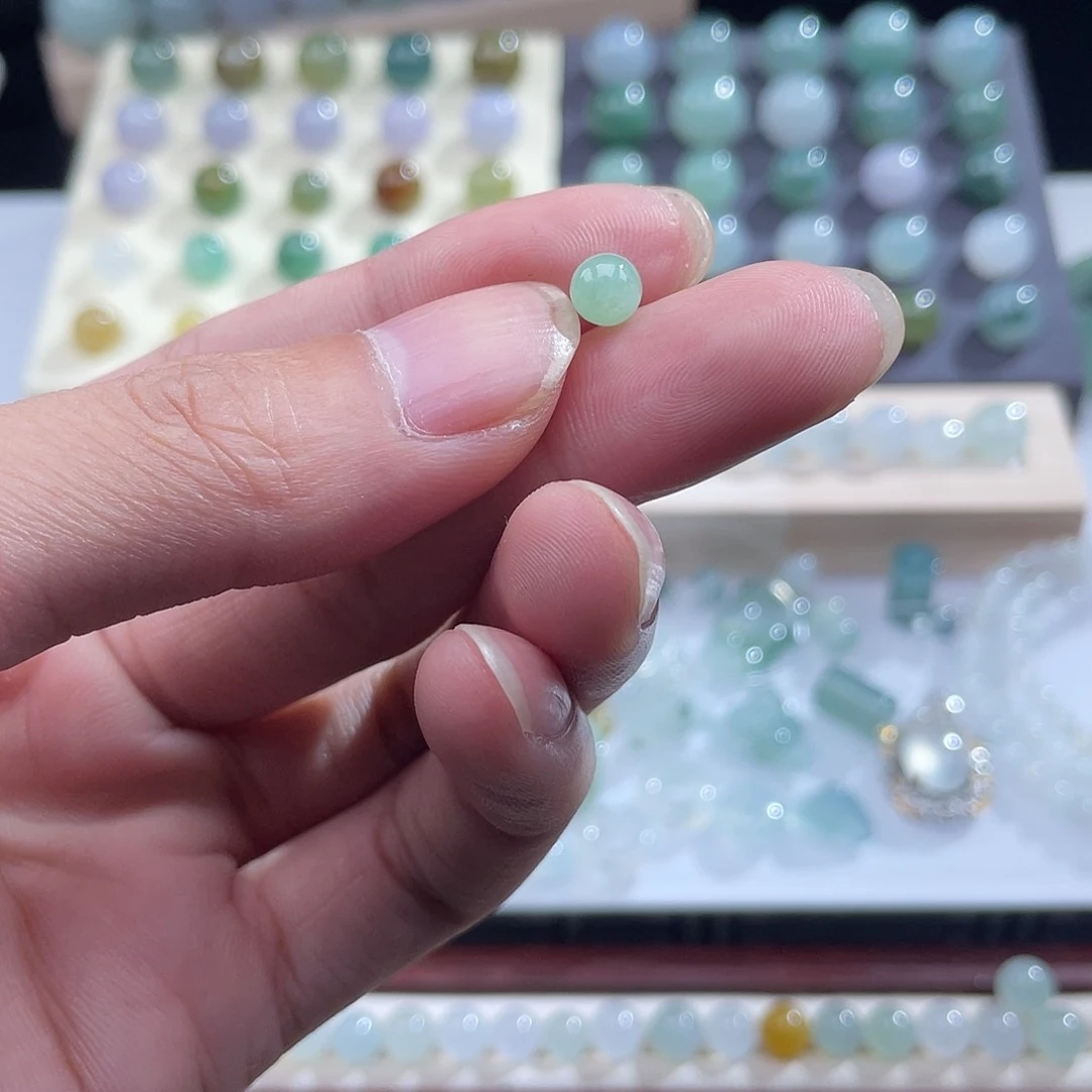 散珠翡翠卡5.5 果绿 单颗