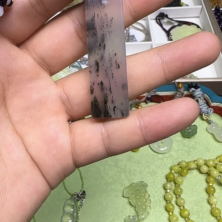 合金蛇纹石玉颈饰