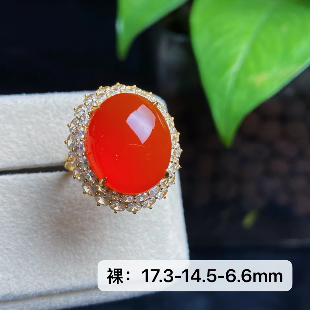 高冰透荧光感南红玛瑙保山冰红戒指天然保山河湾料蛋面18K金镶钻