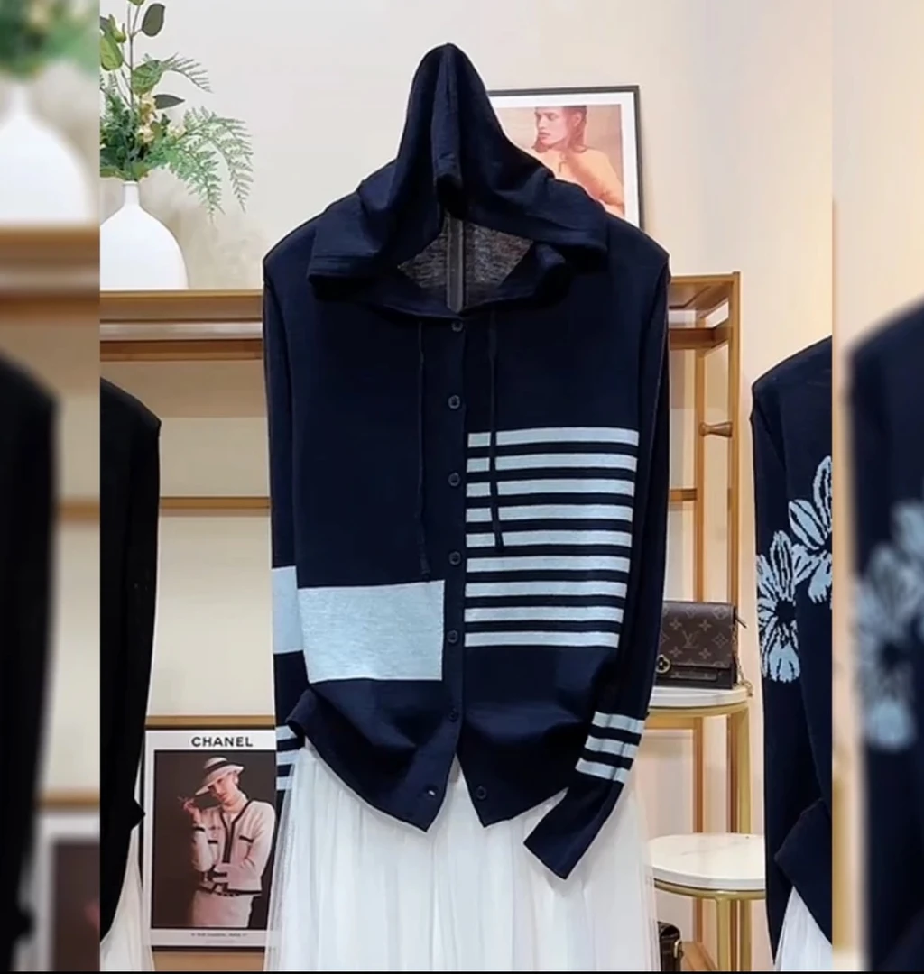 秋冬女士时尚减龄藏蓝条纹百搭显瘦针织连帽开衫女KSLM228