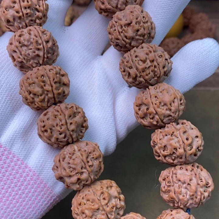 金刚菩提手串22六瓣头货高油高密，镂空开合度好